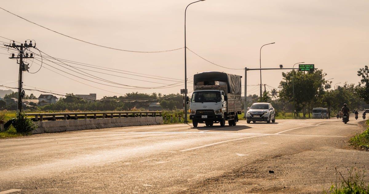 乗り物をイメージしたヒーロー画像